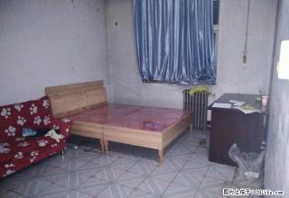 四处附近 简单家具 热水器 干净 - 邢台28生活网 xt.28life.com